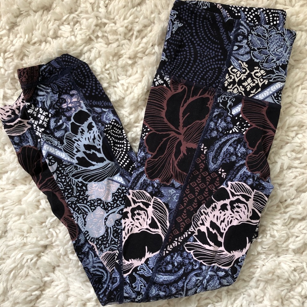 Athleta 7/8 Salutation Floral Leggings